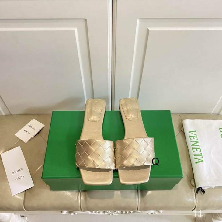 Picture of Bottega Slippers _SKUBVsz35-40SY05033344